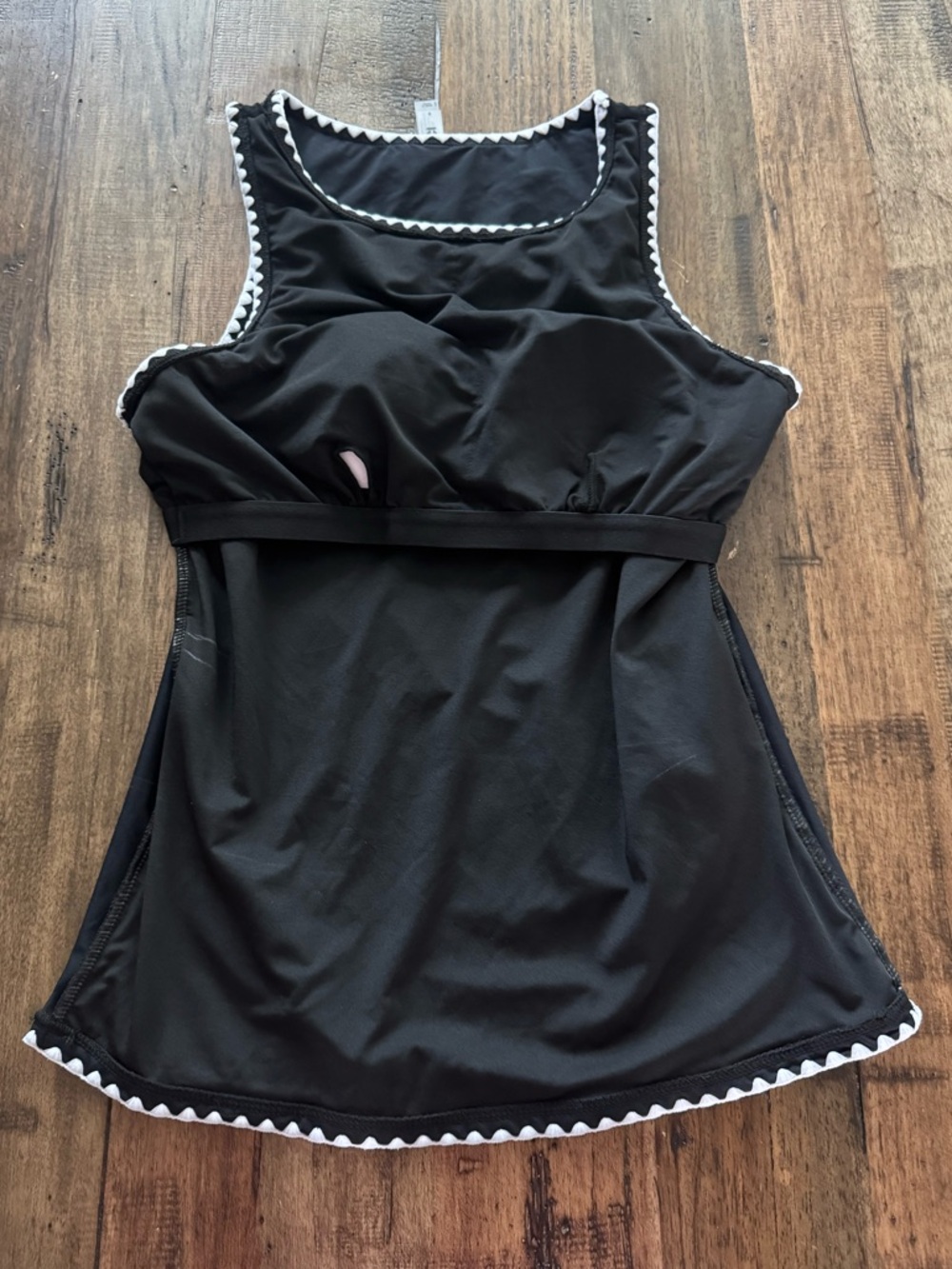 NWT Daci Black Tankini Top White Trim Scalloped Edge Size Small - Picture 8 of 13